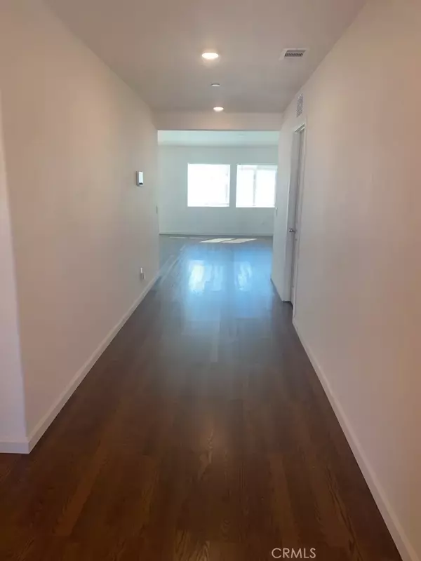 San Jacinto, CA 92583,365 White Gate Place