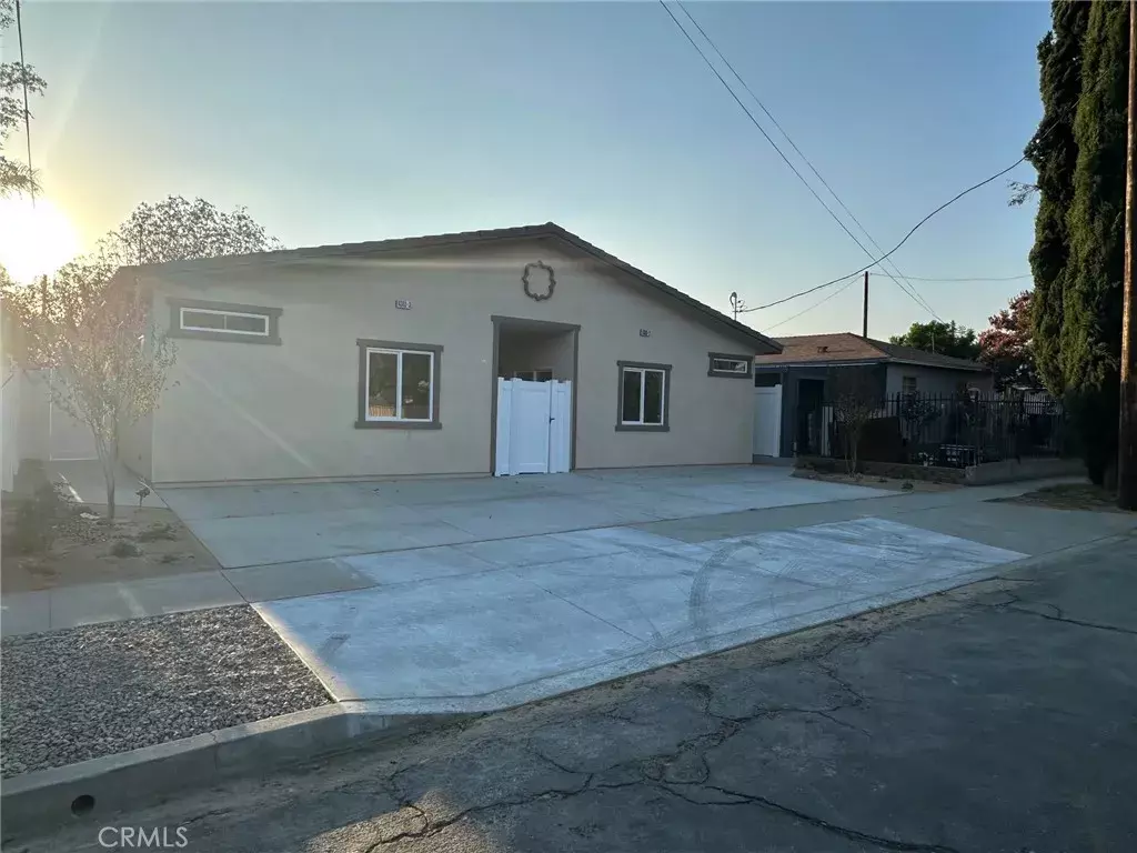 Fontana, CA 92335,9386 Olive Street