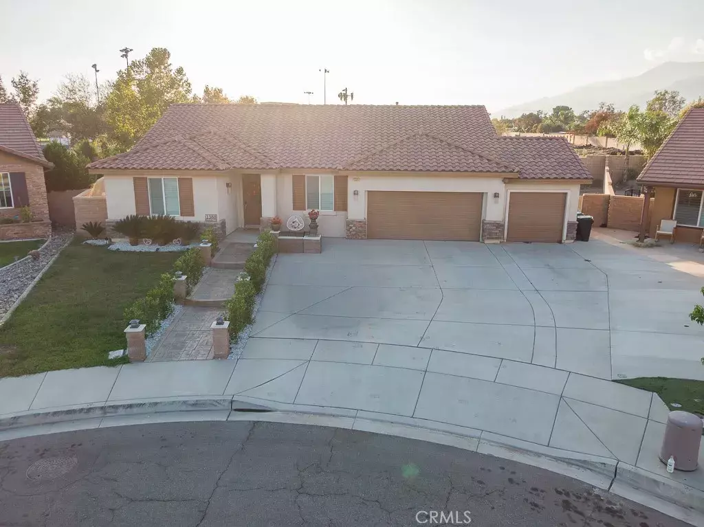 Rialto, CA 92377,1388 Nicholas Court