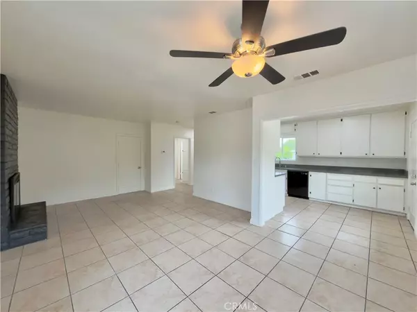 Rialto, CA 92376,332 E Rosewood