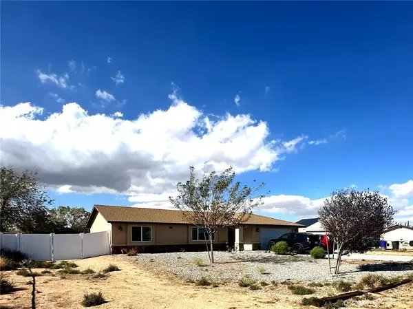 21928 Maumee Road, Apple Valley, CA 92308