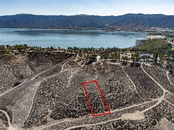 Lake Elsinore, CA 92530,0 Foster