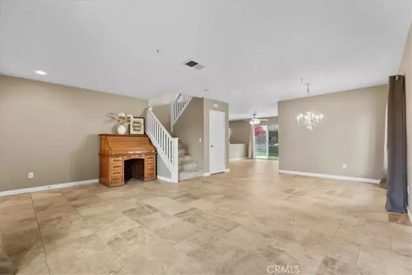 Fontana, CA 92336,5825 Opal