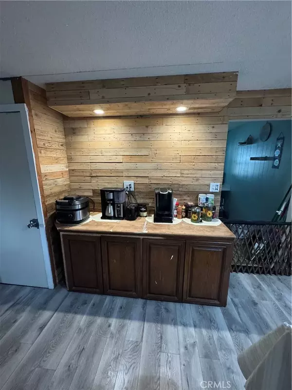 Wildomar, CA 92595,33020 Robert