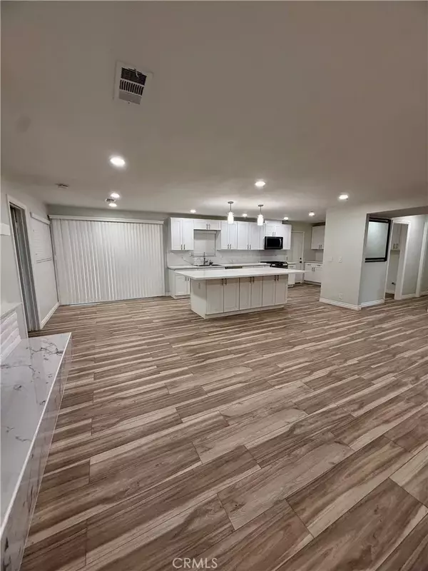 Perris, CA 92570,19825 Smith Road