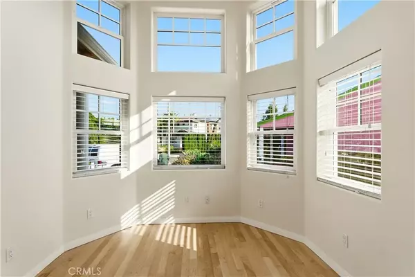 Los Angeles, CA 90066,12317 Navy Street