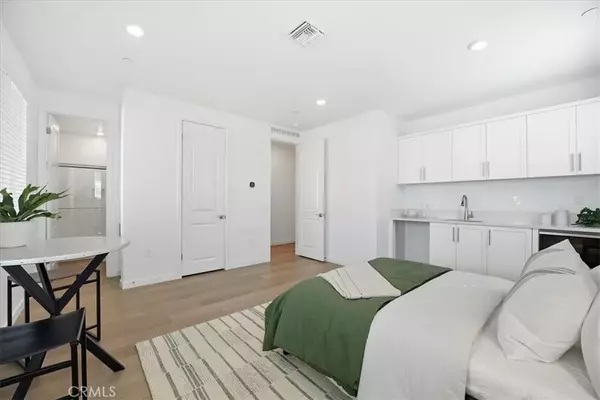 Ventura, CA 93003,2392 Haley Point Drive #104