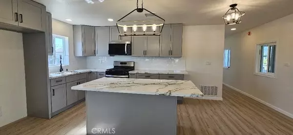 Ridgecrest, CA 93555,239 S S Sunset