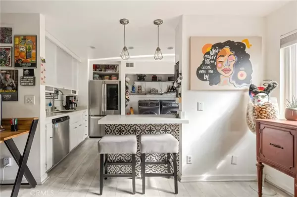 Chatsworth, CA 91311,21901 Lassen