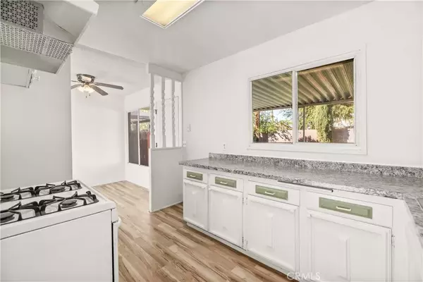 Lancaster, CA 93534,45443 Saigon