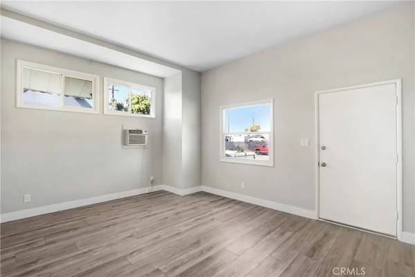 Hemet, CA 92543,213 W Kimball