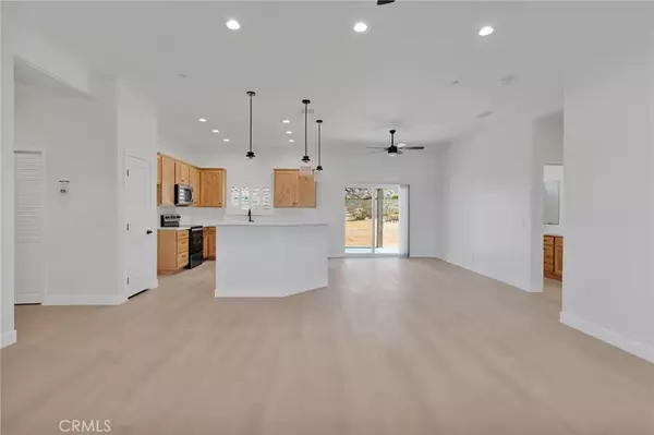 Apple Valley, CA 92307,15575 Desert Star