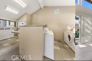 Pomona, CA 91767,960 E Bonita #14