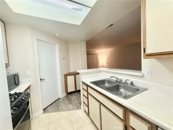 Lake Elsinore, CA 92530,16377 Lakeshore #2D