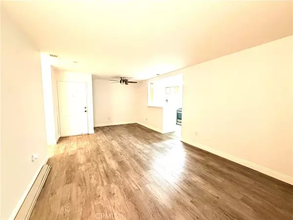 Lake Elsinore, CA 92530,16377 Lakeshore #2D