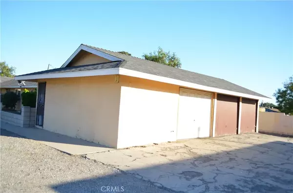 Fontana, CA 92335,9040 Cypress Avenue #C