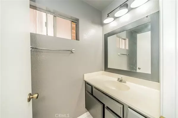 Fontana, CA 92337,11327 Oakwood