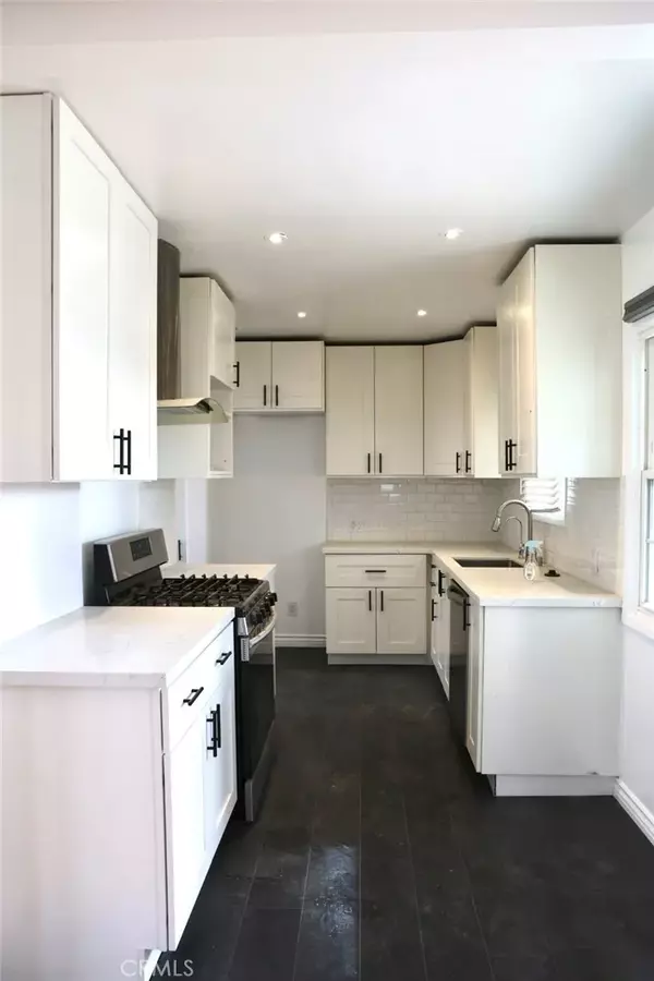 Ontario, CA 91762,728 W E