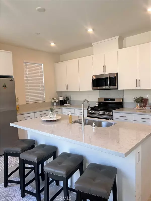 Fontana, CA 92336,16032 Sunny Court