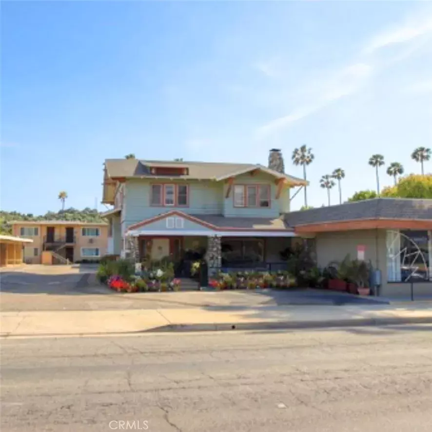 Glendora, CA 91740,414 E Route 66