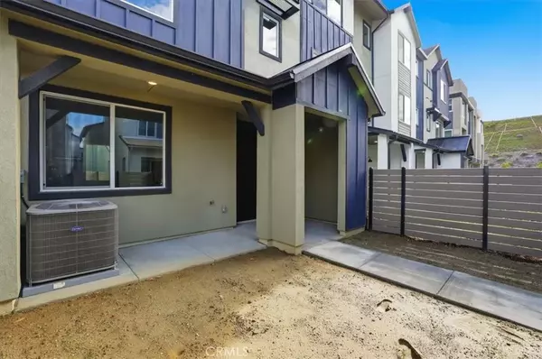 Valencia, CA 91381,27321 Bear Creek Lane