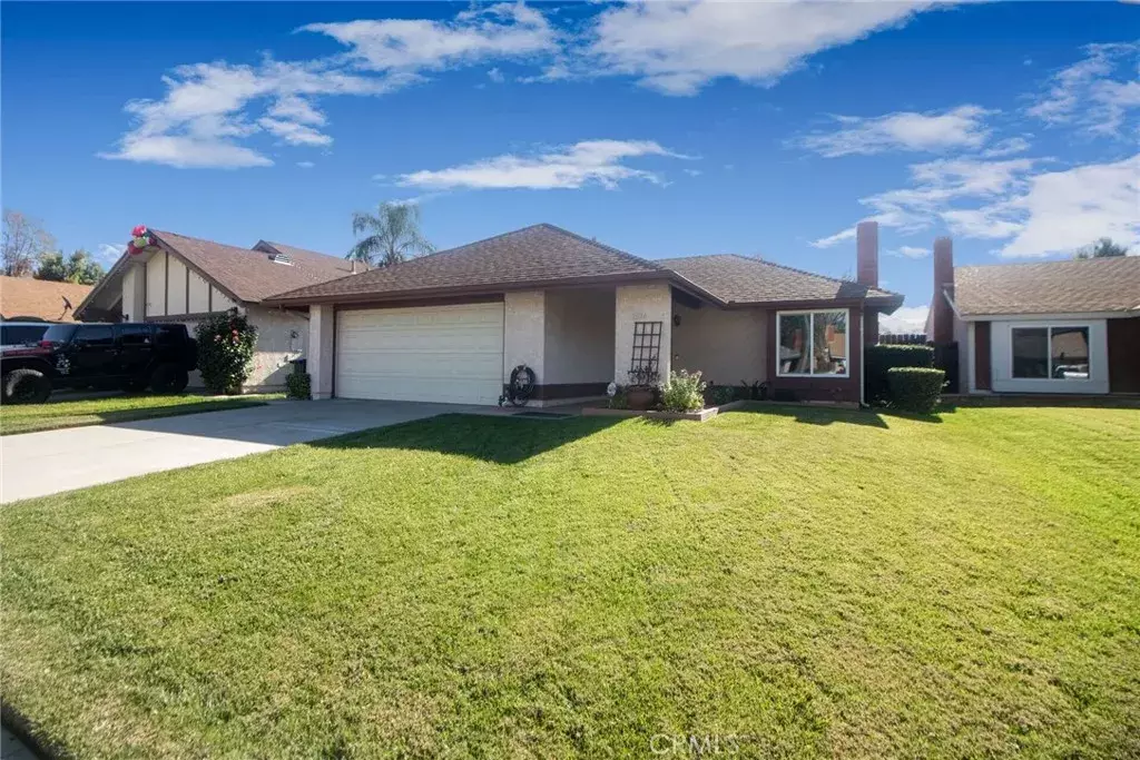 Colton, CA 92324,2074 Valleywood Street