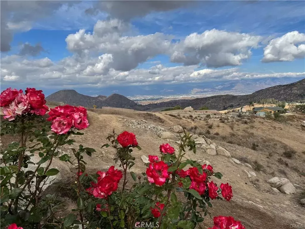 Moreno Valley, CA 92557,9289 Box Springs Mountain Road