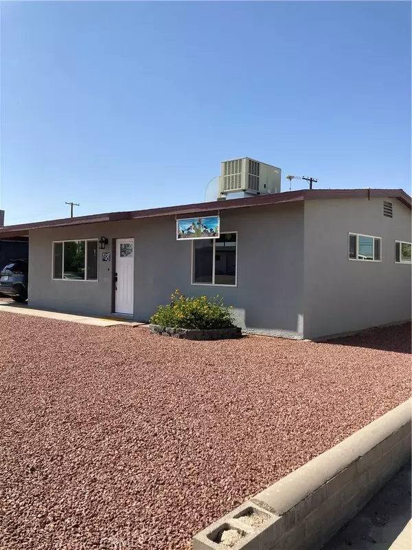 Needles, CA 92363,1925 Luna