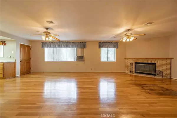 Llano, CA 93544,32141 Crystalaire Drive
