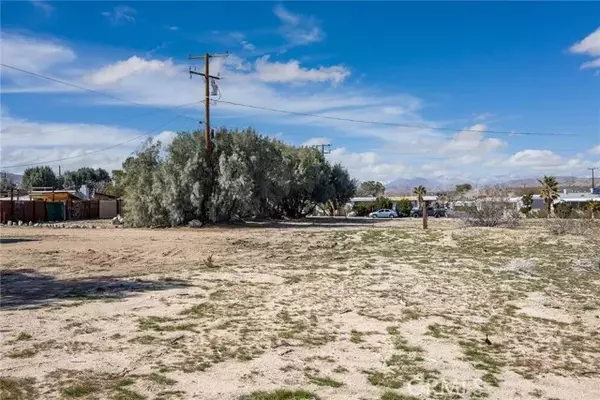 Joshua Tree, CA 92252,6394 Mountain View