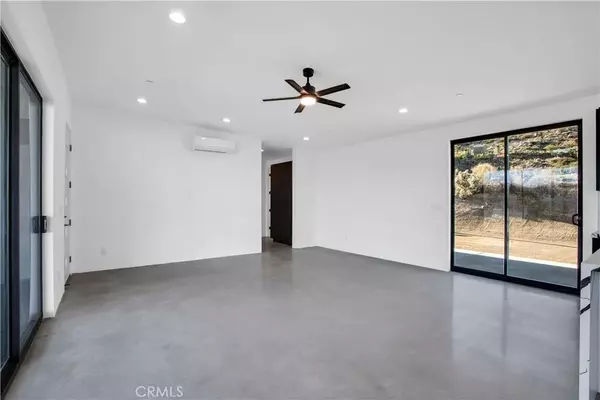 Yucca Valley, CA 92284,6879 Apache Trail