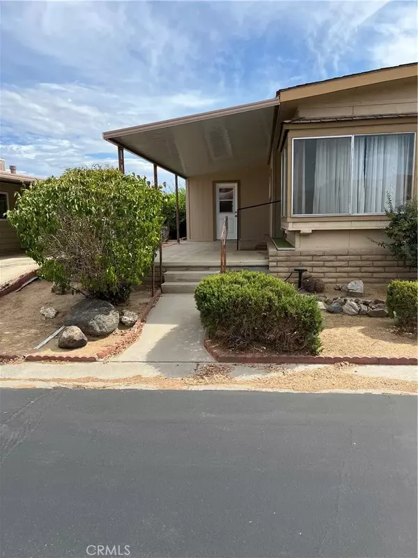 Yucca Valley, CA 92284,7501 Palm #98