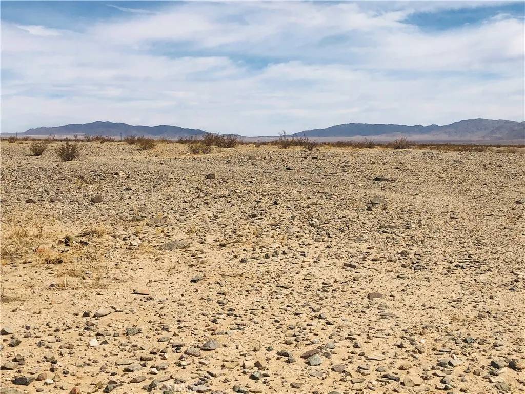 5 Raymond, 29 Palms, CA 92277