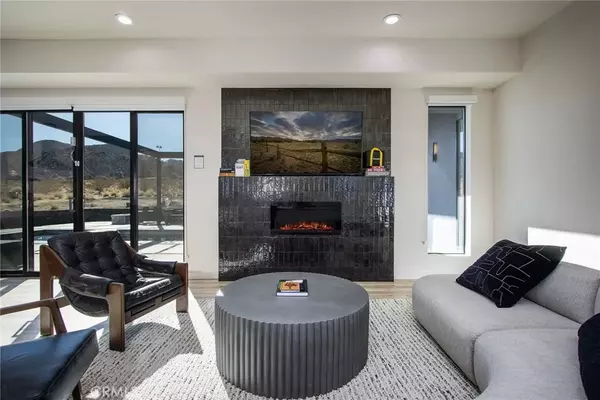 Joshua Tree, CA 92252,6991 Mount Lassen Avenue