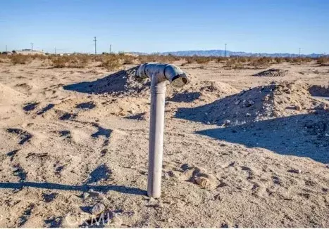 Landers, CA 92285,60426 Lorraine