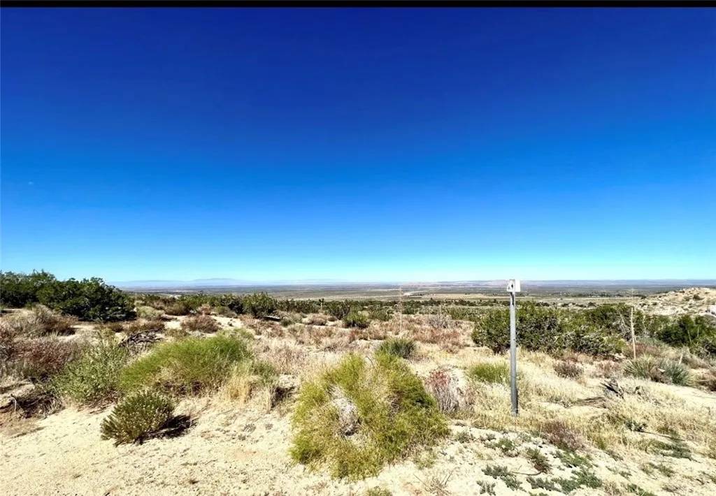 0 Avenue Y-8, Llano, CA 93544