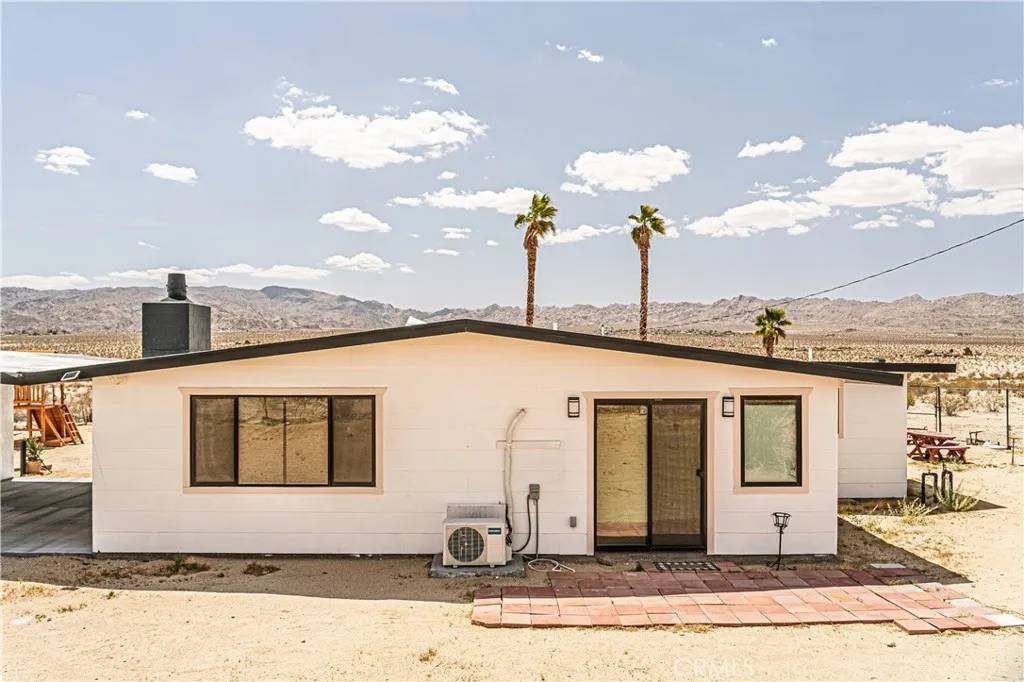 4960 Shoshone Valley, 29 Palms, CA 92277