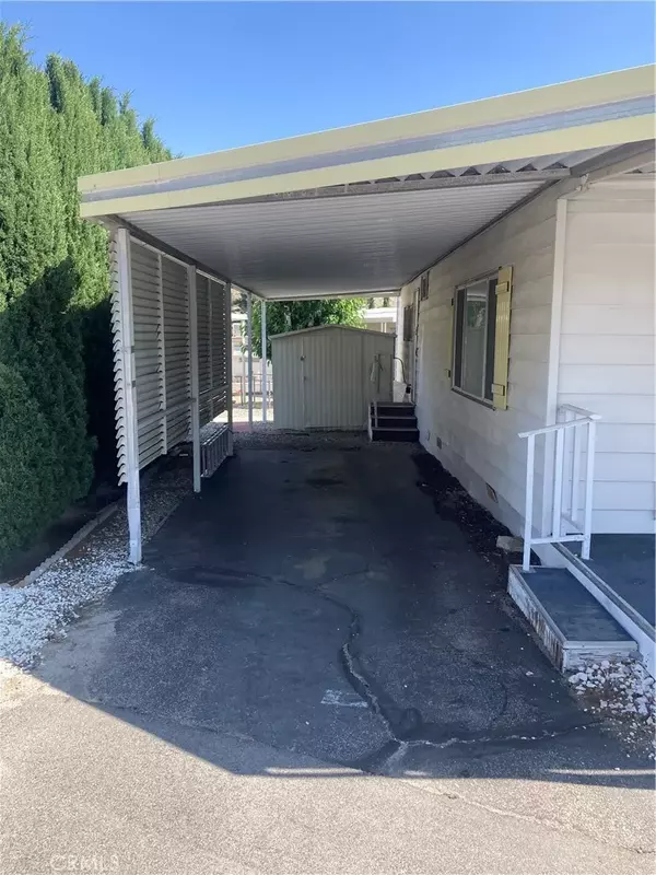 Yucca Valley, CA 92284,7484 Kickapoo #6