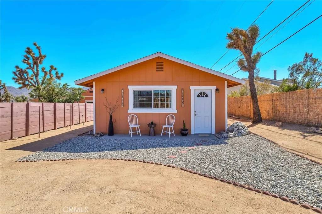 Joshua Tree, CA 92252,6122 Panorama Street