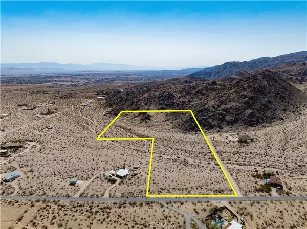 7099 Canyon, 29 Palms, CA 92277