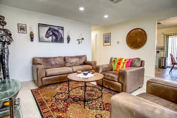 29 Palms, CA 92277,6367 Split Rock Avenue