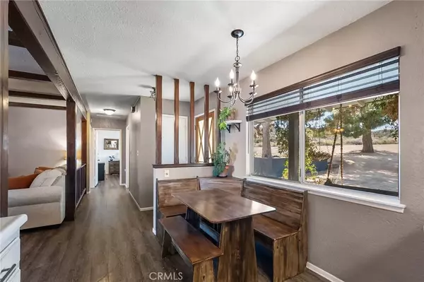Yucca Valley, CA 92284,55994 Golden Bee