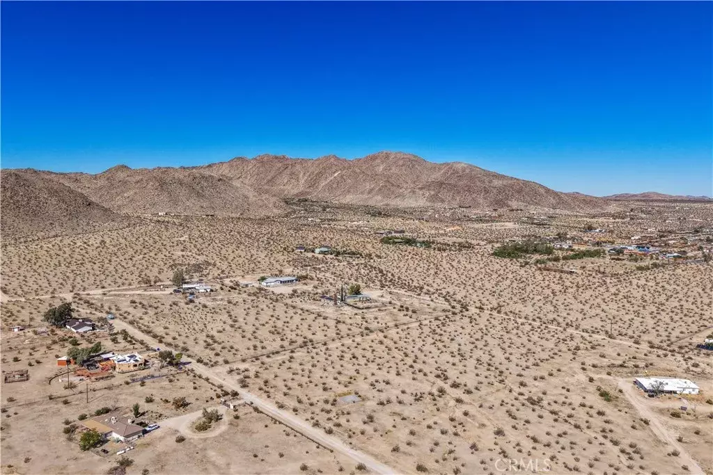 Joshua Tree, CA 92252,61830 Highland