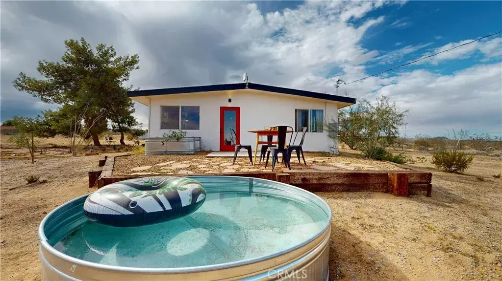 Landers, CA 92285,1271 Dakota