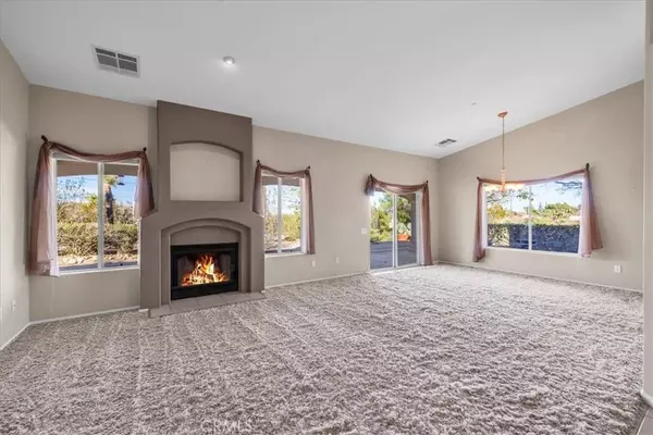 Yucca Valley, CA 92284,58082 Carlyle