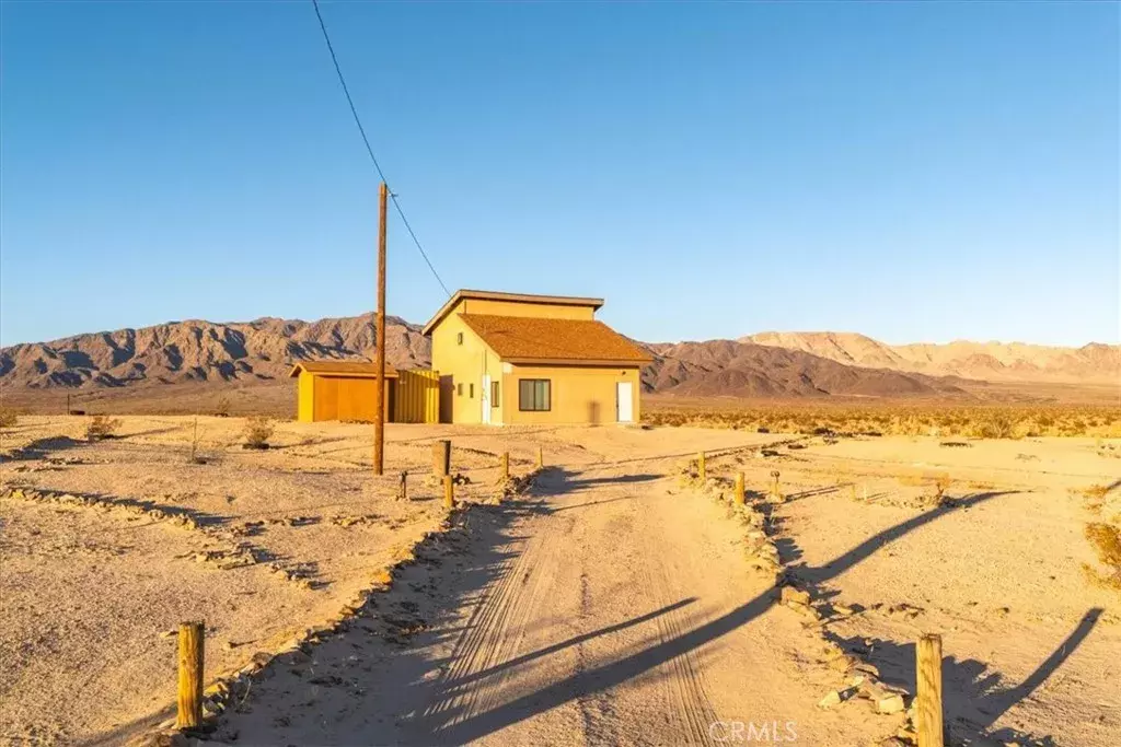 29 Palms, CA 92277,83874 Valle Vista