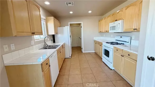 29 Palms, CA 92277,6963 Utah Trail