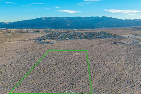 29 Palms, CA 92277,3 Laura