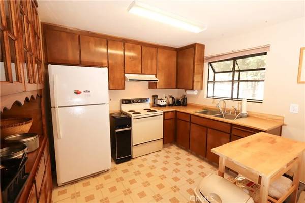 Loch Lomond, CA 95461,11645 Loch Lomond