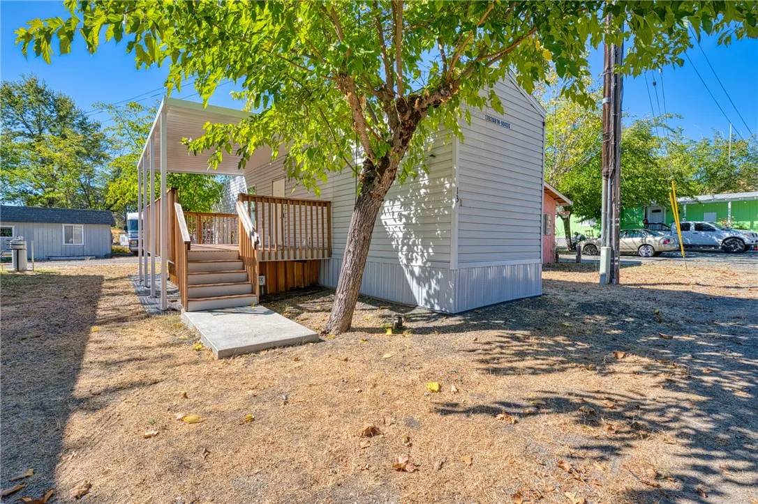 3555 Lakeshore #13, Lakeport, CA 95453